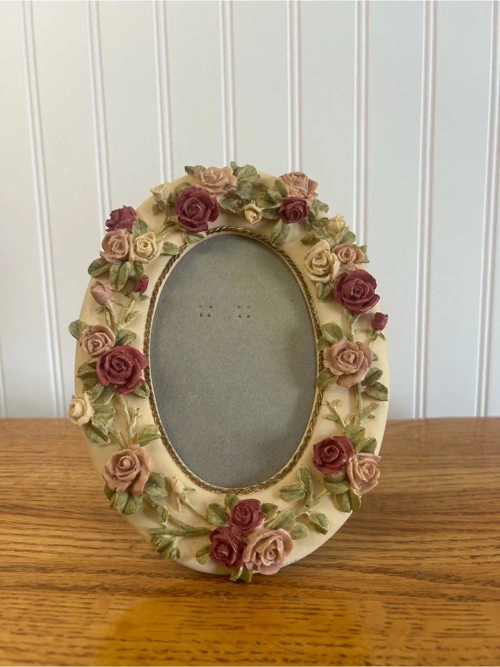 Vintage Dezine Ltd resin floral oval rose picture frame shabby chic